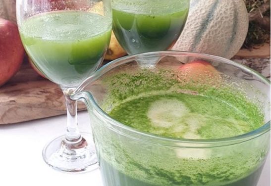 🌿 L&rsquo;Élixir Matinal Alcalin : Un Cocktail Vert pour Revitaliser le Corps 🌿
