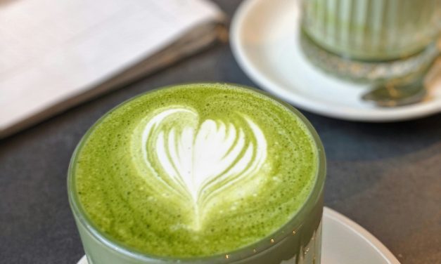 Dalgona Matcha Latte Kangen : Un Élixir Vegan Rafraîchissant de Vitalité