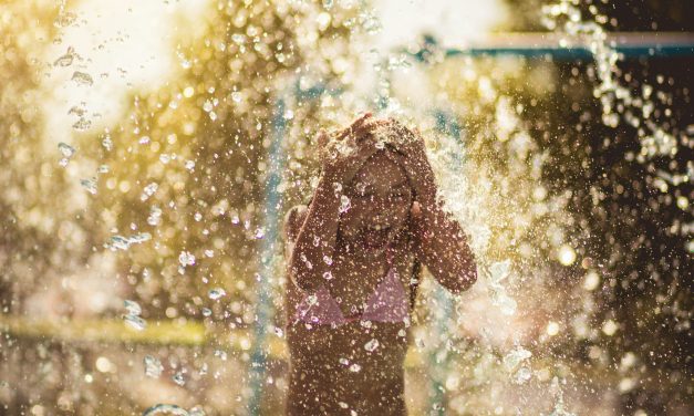 Quels Mystères Cache l&rsquo;Eau, ce Composé Chimique Essentiel à la Vie ?