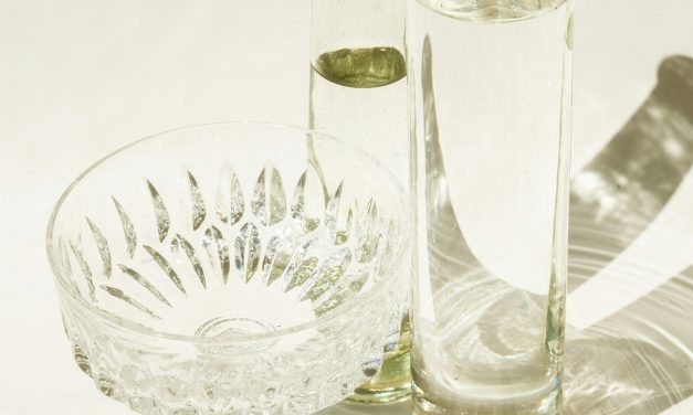 Eclat du Temps: Guide pour la Conservation Éternelle de Votre Cristal Précieux