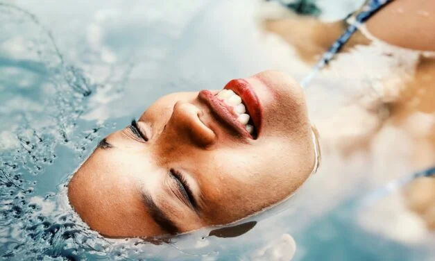 Cascades de Soins: Intégrer l&rsquo;Eau Minérale dans Votre Routine Beauté