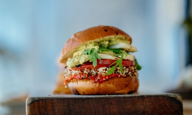 Le Burger Végétarien Deluxe : Un Délice Engagé pour les Foodies Écoresponsables